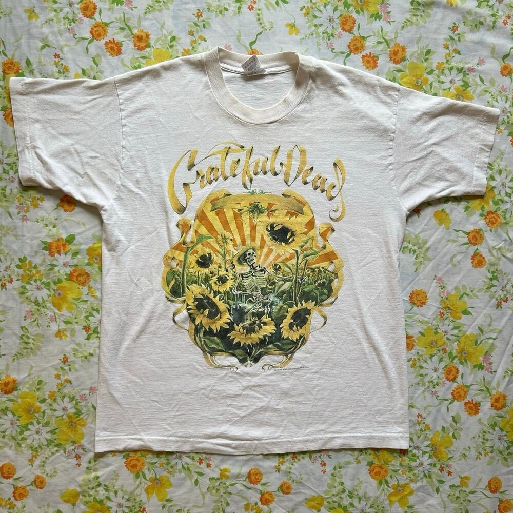 Rare vintage Grateful Dead sunflower summer tour shirt from 1994 great condition